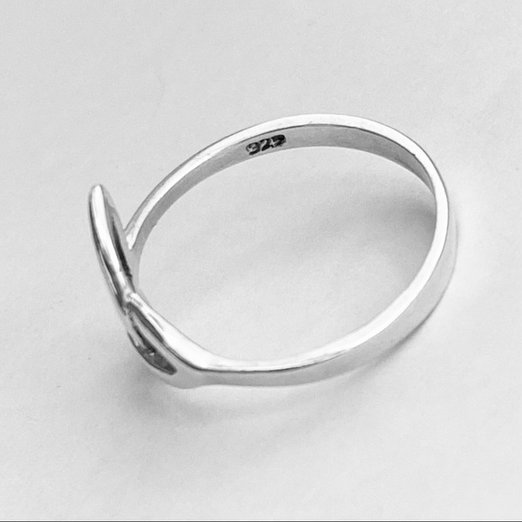 Sterling Silver Triquetra Ring, Celtic Knot Ring, Silver Rings, Love Knots - Picture 10 of 11